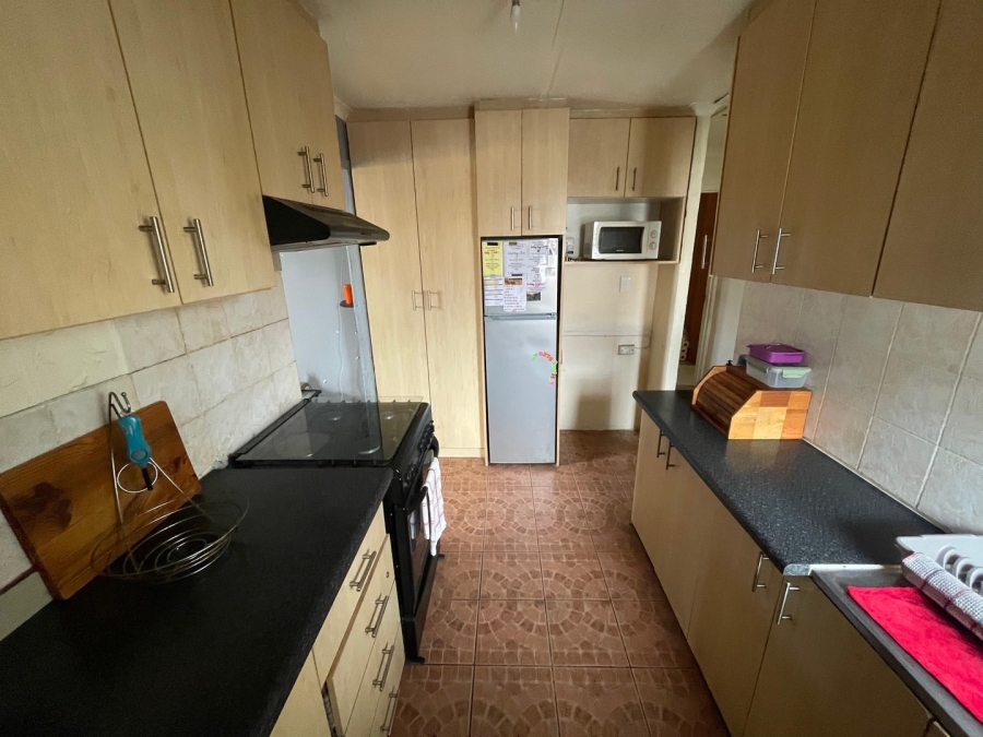  Bedroom Property for Sale in Eastridge Western Cape